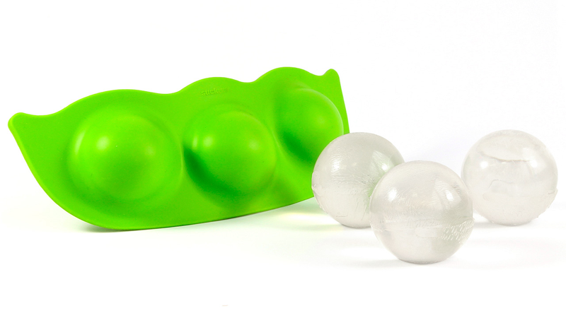 Illustration for article titled Hands Down the Easiest Way To Make Ice Spheres